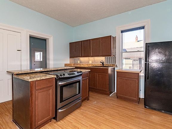 3rd image of 1409 E 25th St APT 3