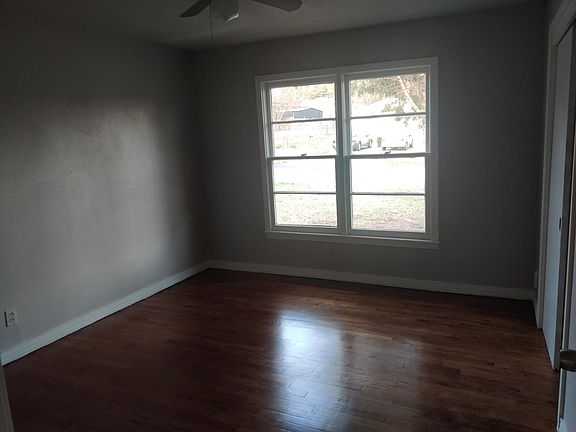 5th image of 3141 Ray Dr W