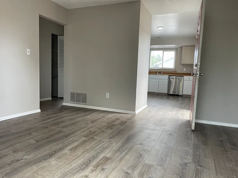 1002 Mazatlan Cir #B — Photo 7
