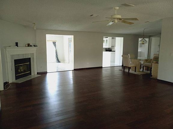 4th image of 4307 72nd St N #1301