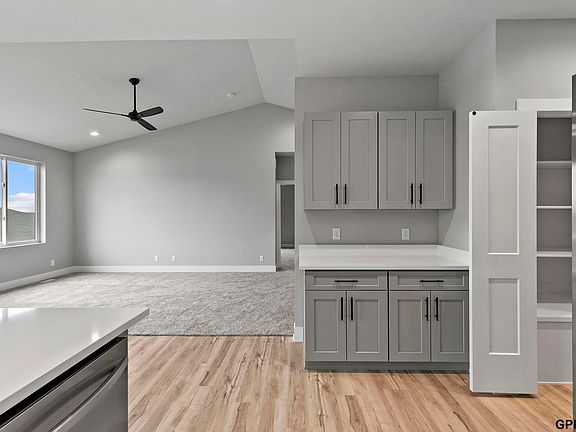 5th image of 435 105th St