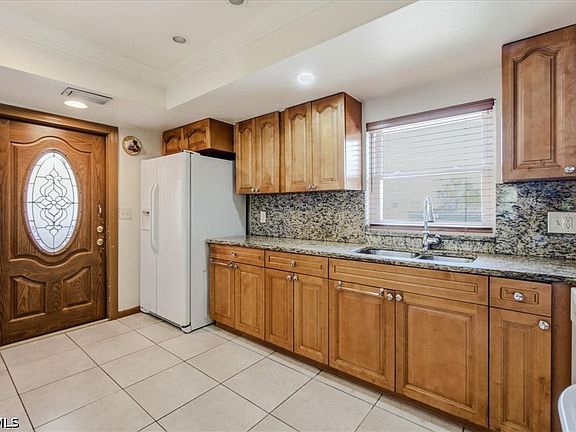 3rd image of 4704 SE 6th Ave #C