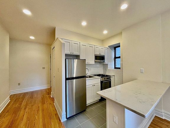 2nd image of 272 Bleecker St #24