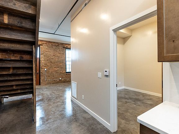 5th image of 225 Old South High St APT 126-225-126