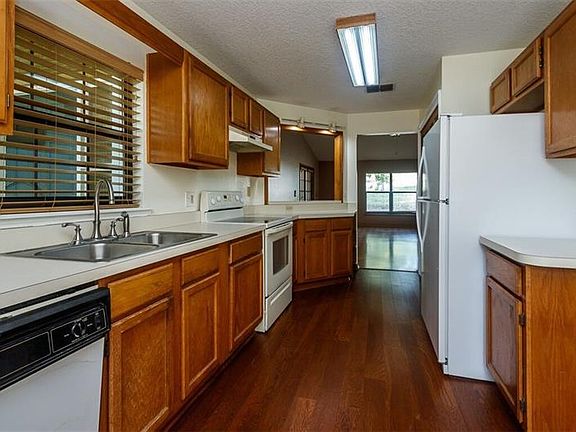 3rd image of 16039 Harbar Oaks Dr