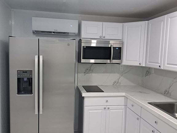 3rd image of 18000 SW 136th Ct