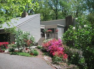 389 N Shore Rd, Pasadena, MD 21122