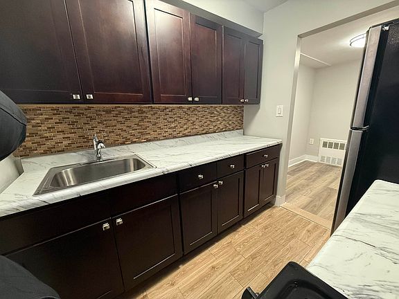 5th image of 490 New York Ave APT 1D