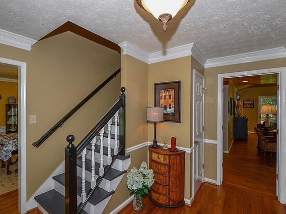 2nd image of 4183 Long Branch Dr NE