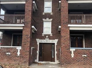 2714 Tracy Ave, Kansas City, MO 64109
