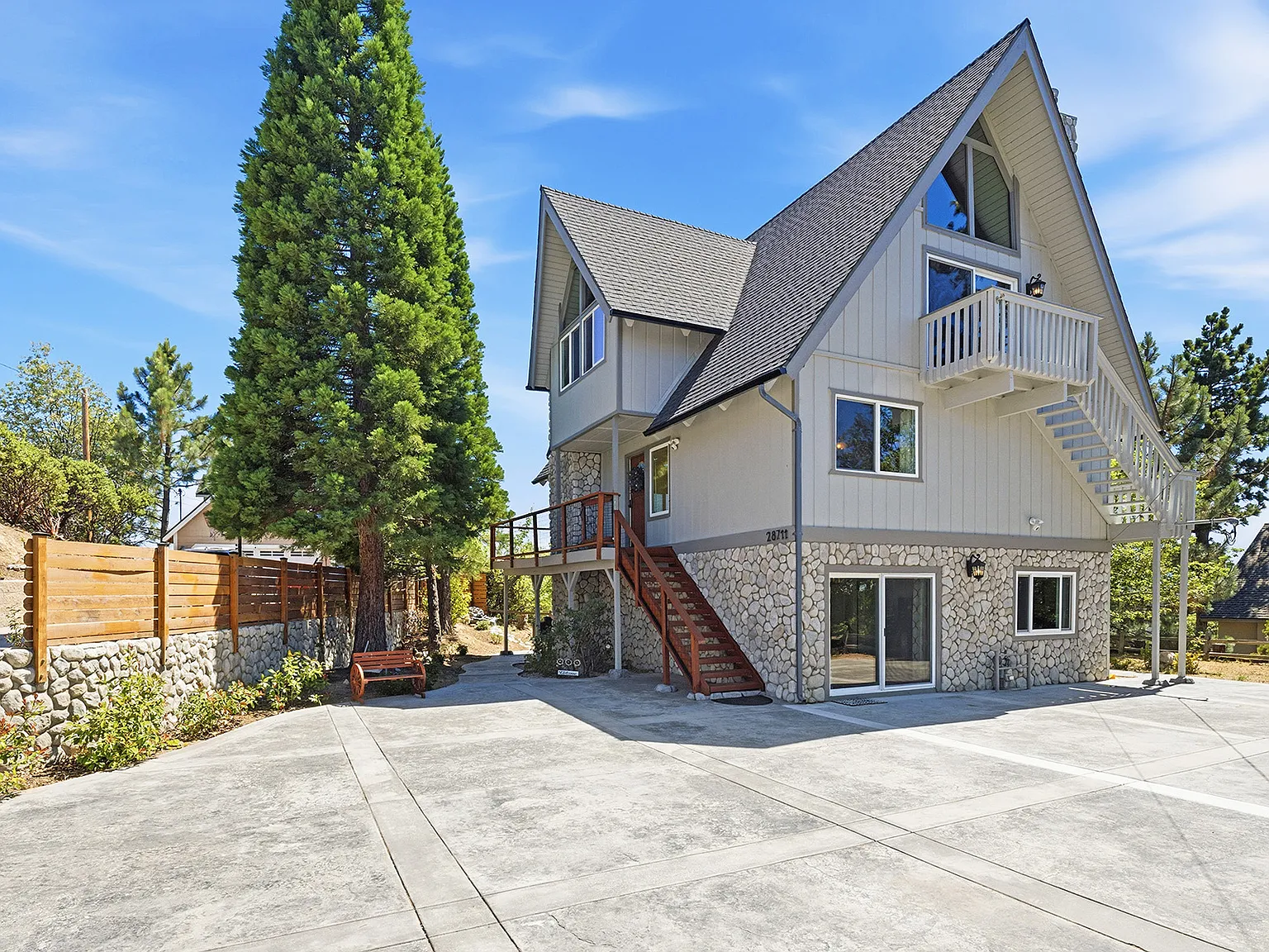 28711 Bryce Dr — Photo 2