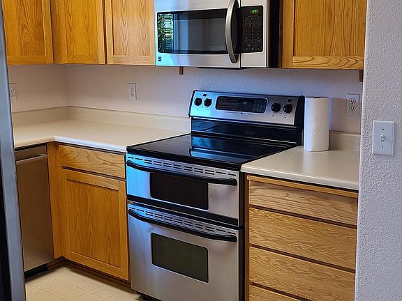3rd image of 508 Starflower Ln