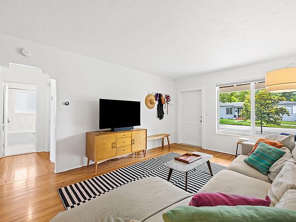 4th image of 2135 SW 26th Street