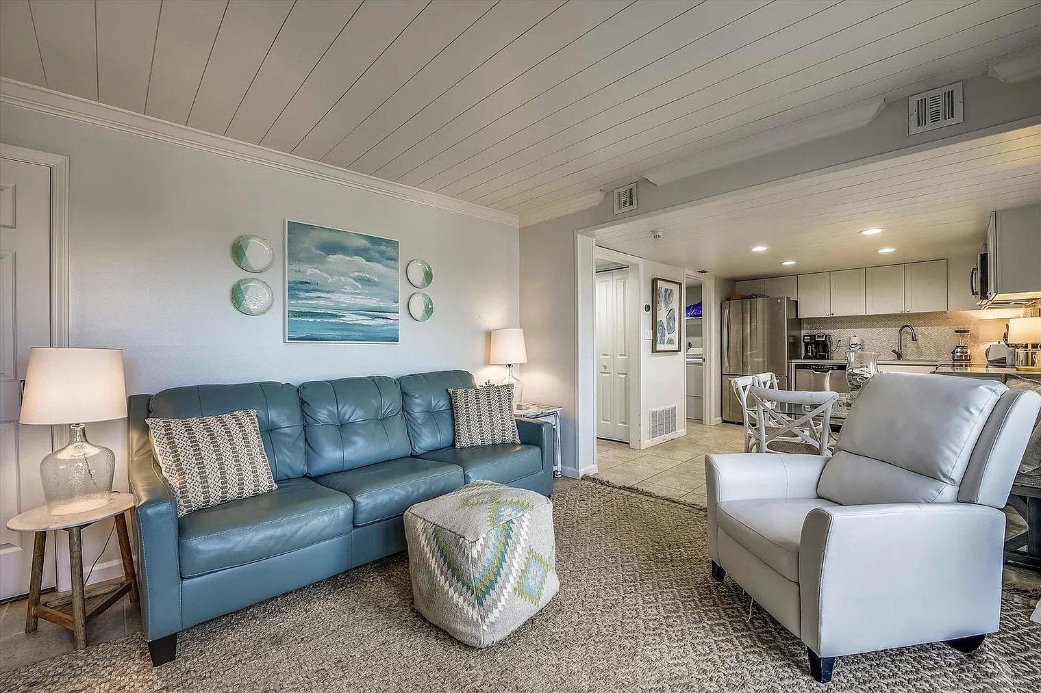 3 bed, 3.0 bath, 1302 sqft, $4,150 — Photo 3