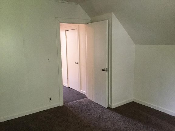 4th image of 1822 N Gale Ave