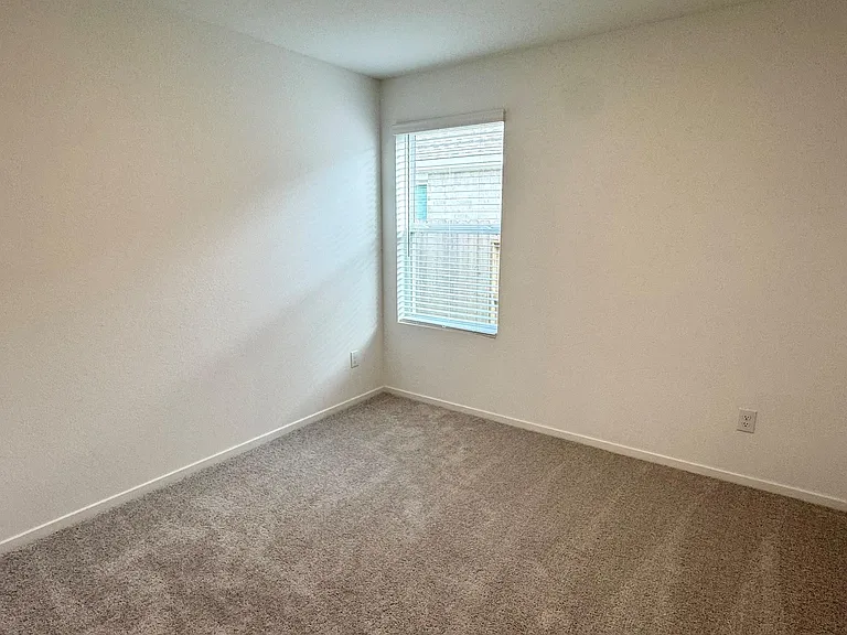 31509 Pianella Ln — Photo 9