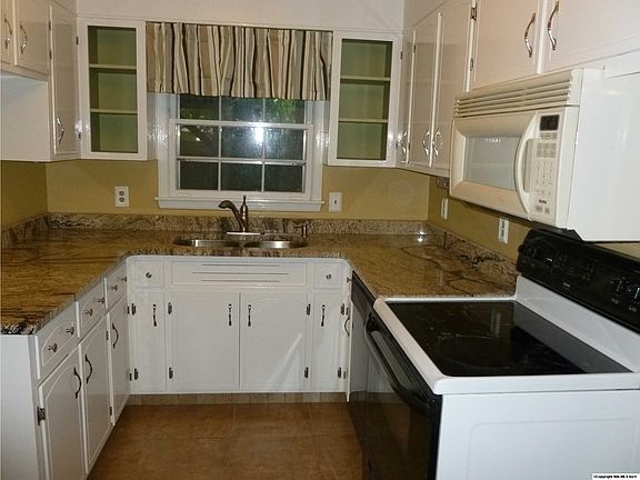 5th image of 2910 Algerita Dr SW