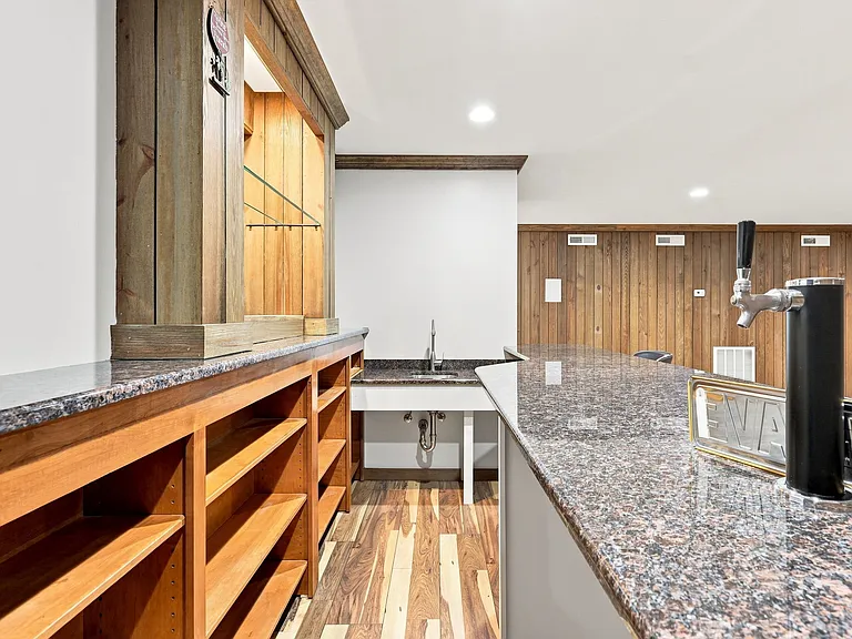 253 Lakeview Dr — Photo 61