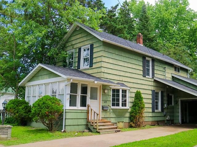 1st image of 629 Pine St
