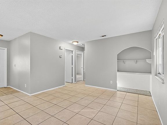 3rd image of 725 21st St SW