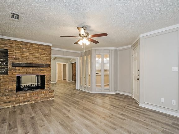 3rd image of 2528 Indian Hills Dr