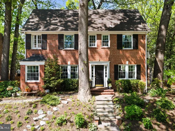 3701 Jocelyn St NW, Washington, DC 20015