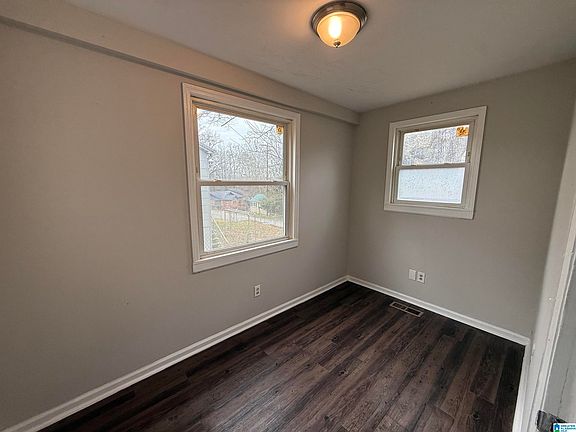 3rd image of 50 Lakeside Dr