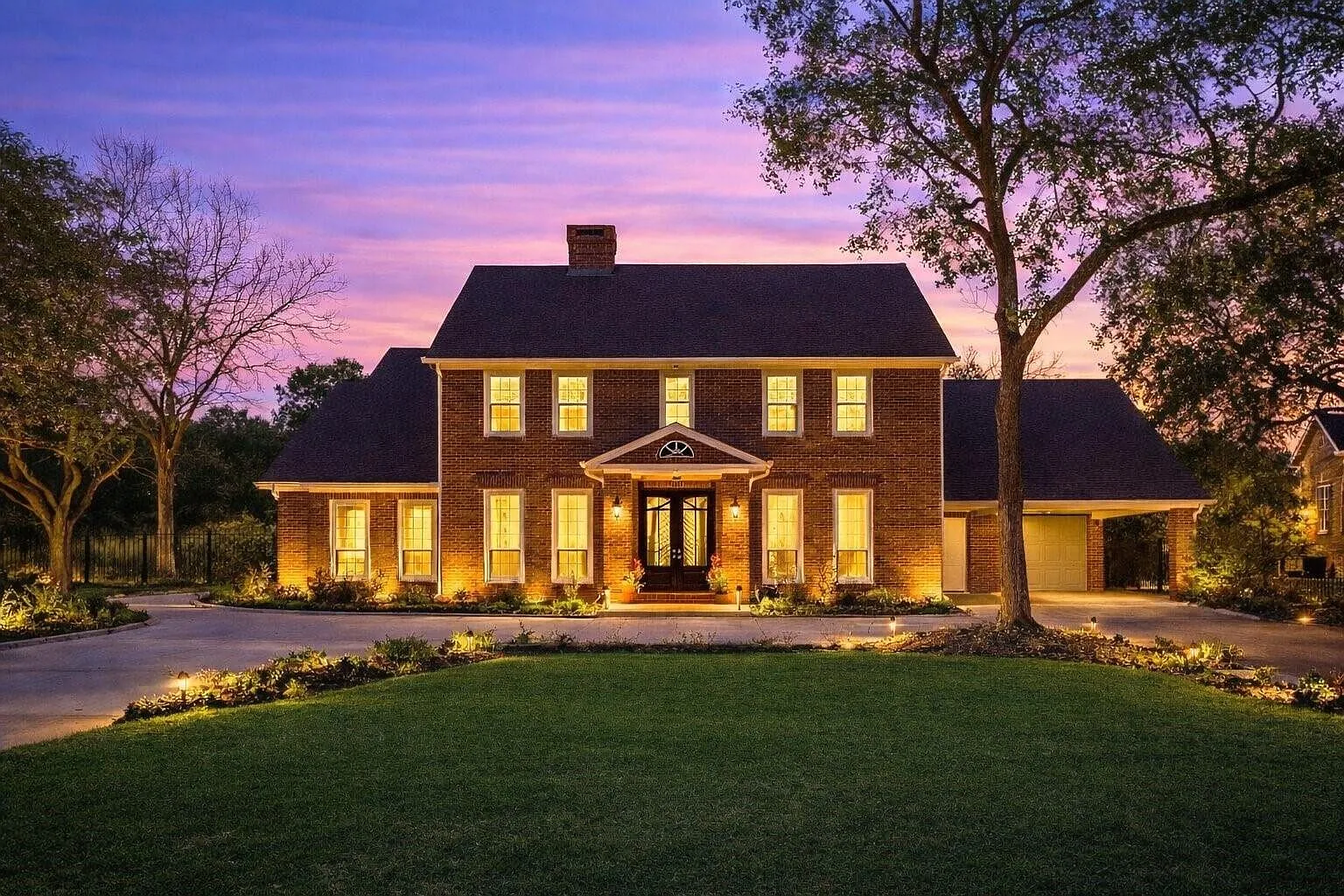 5 bed, 3.5 bath, 4657 sqft, $6,500 — Photo 1
