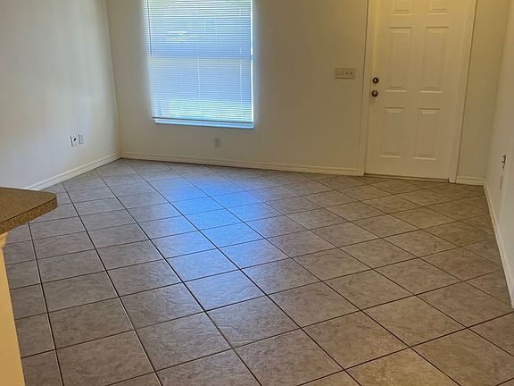 4th image of 111 NE 16th Pl