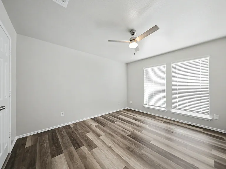9405 Glynhill Ct — Photo 13