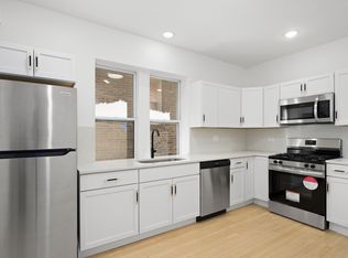 3016 W 40th St #1F, Chicago, IL 60632