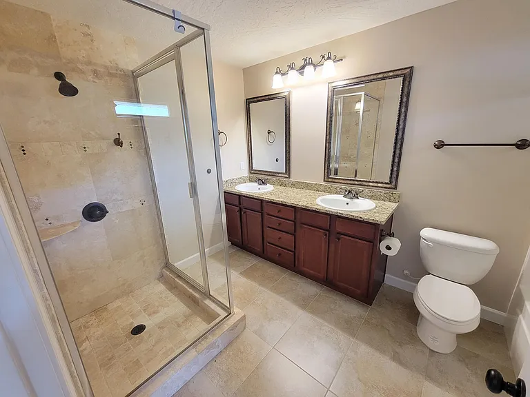 712 Hazel Dr — Photo 9