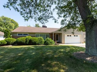 575 Meadowlane Dr, Richmond Heights, OH