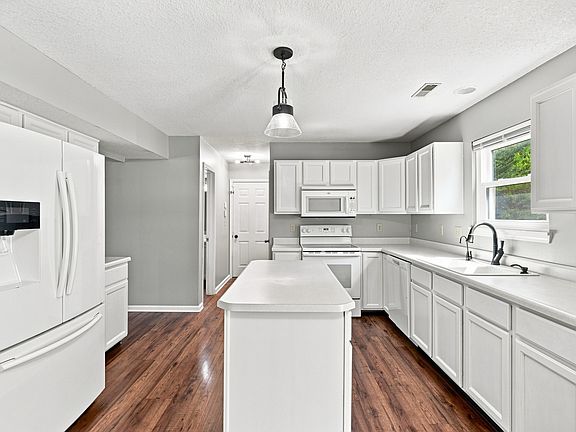 4th image of 531 Danver Ln