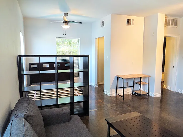Hickory Park Apartments — Photo 3