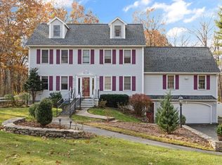 15 Hardwood Dr, Billerica, MA 01821