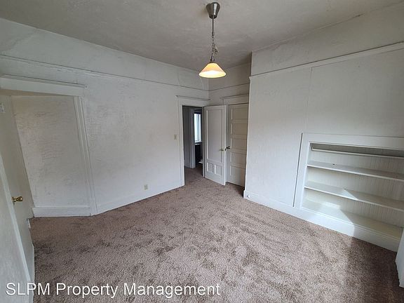 5th image of 677 32nd St