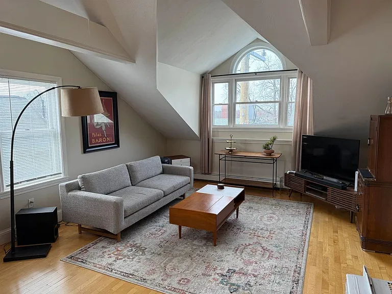 314 Islington St #5 — Photo 2