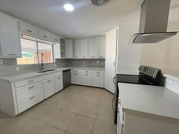 3rd image of 806 Vw Ave #B