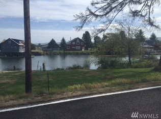 242 N Welcome Slough Rd, Cathlamet, WA 98612