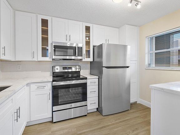 3rd image of 2900 SW 22nd Avenue #5150
