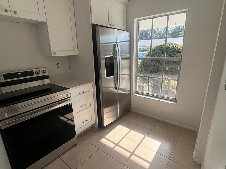 2920 Bradley Ct — Photo 10