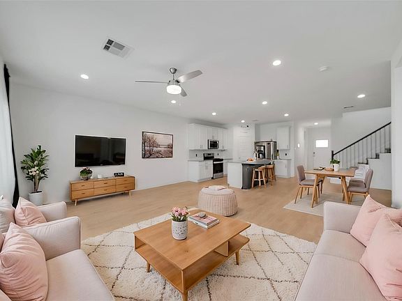 3rd image of 31855 Hallington Hill Ln