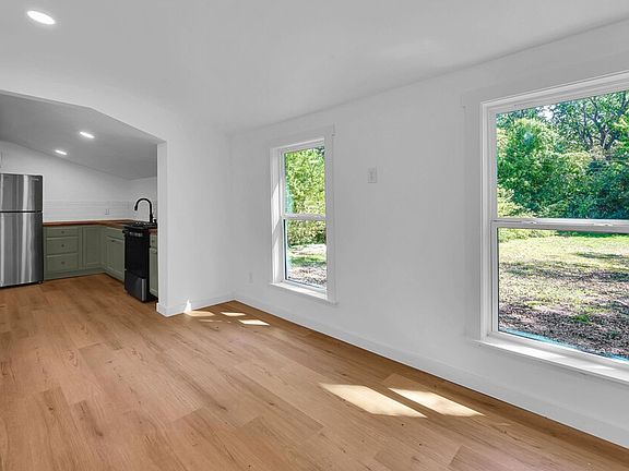 5th image of 3904 Speight Ave #B