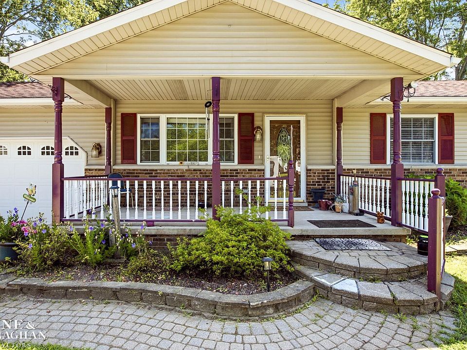 3655 Ravenswood Rd, photo 2