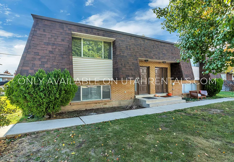 30 E 925 N — Photo 1