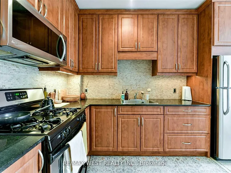 734 Indian Rd #MAIN FL — Photo 14