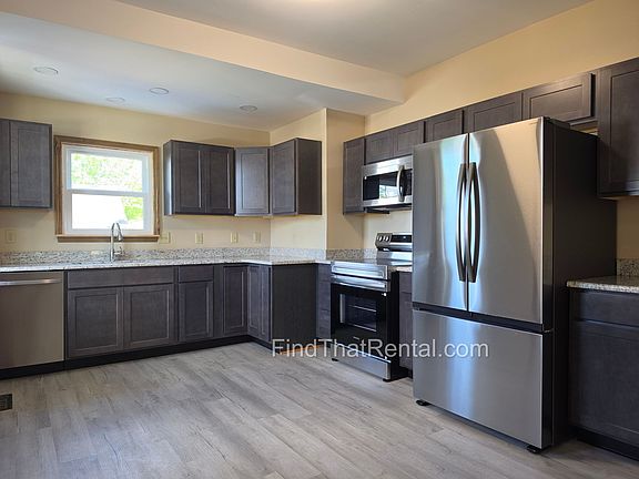 2nd image of 254 Franklin St