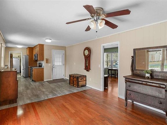 4th image of 11 Westhaven Dr NW