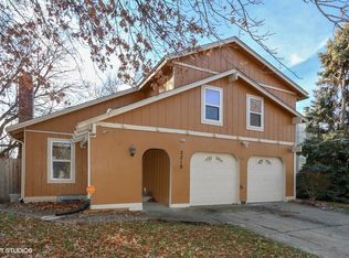 2219 E Arrowhead Dr, Olathe, KS 66062